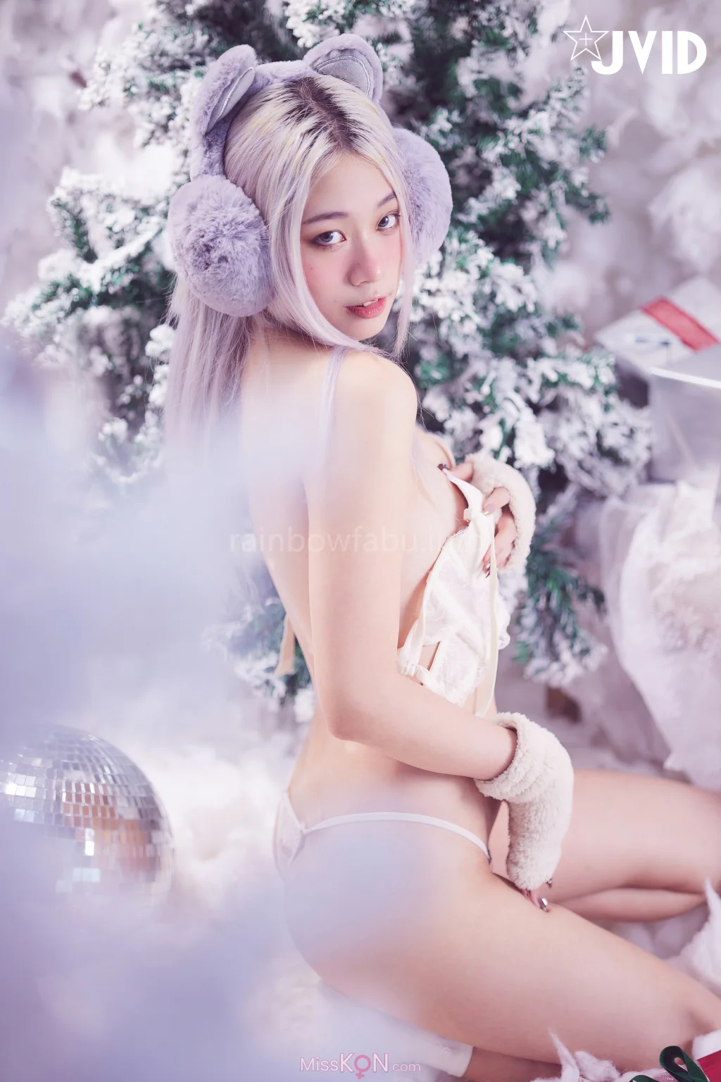 [JVID] Verna: 性感的愛死寂寞人雪女Verna陪你度過聖誕寒冬 (124 photos + 1 video)