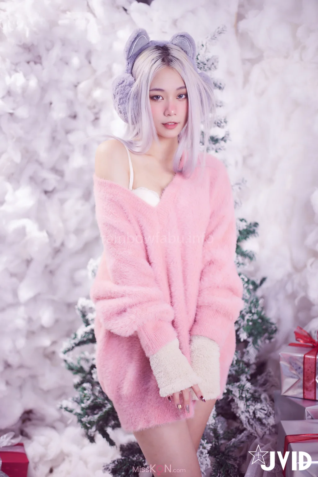 [JVID] Verna: 性感的愛死寂寞人雪女Verna陪你度過聖誕寒冬 (124 photos + 1 video) – Page 2