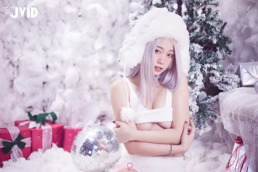[JVID] Verna: 性感的愛死寂寞人雪女Verna陪你度過聖誕寒冬 (124 photos + 1 video) – Page 2