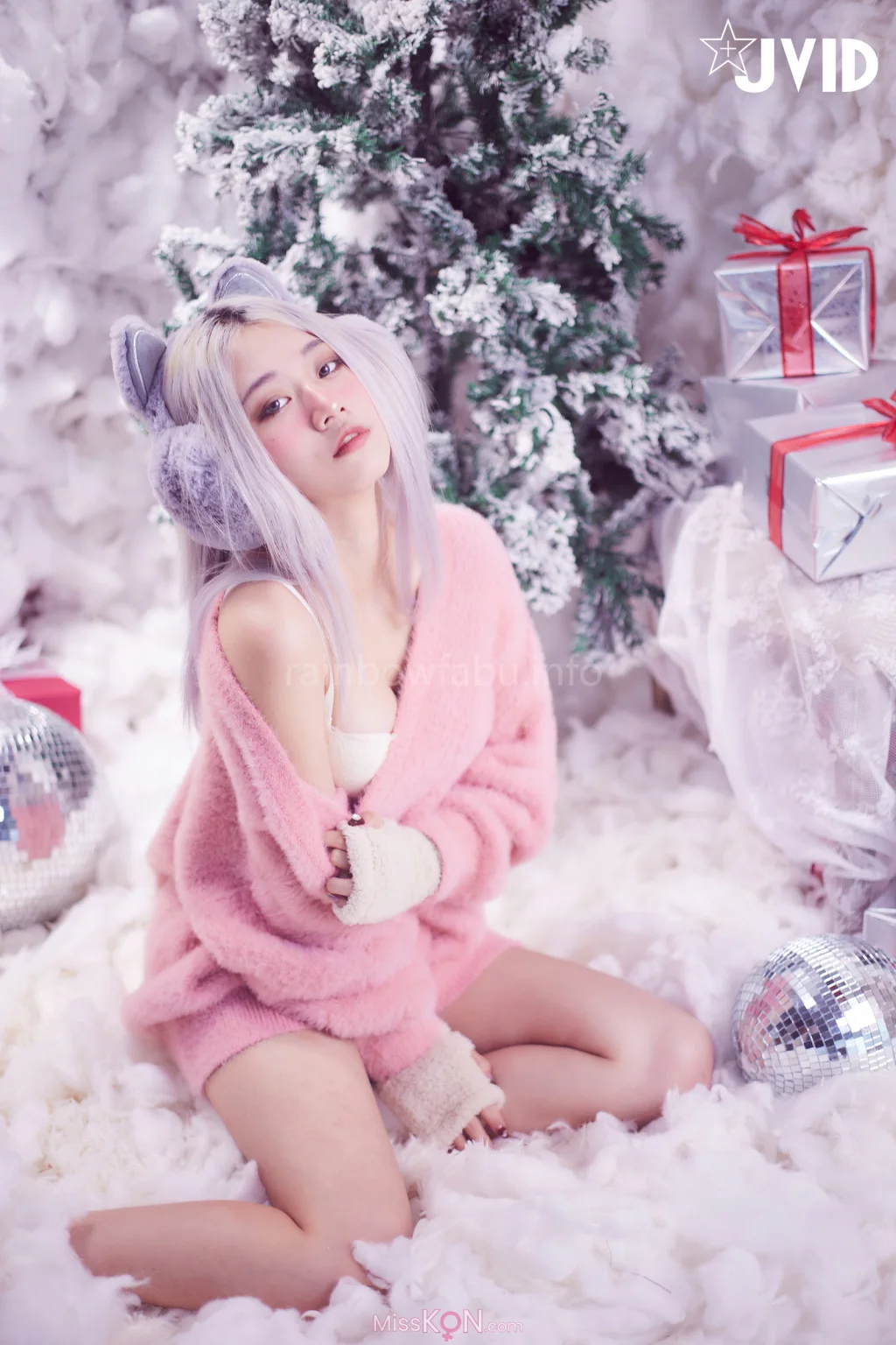[JVID] Verna: 性感的愛死寂寞人雪女Verna陪你度過聖誕寒冬 (124 photos + 1 video) – Page 3