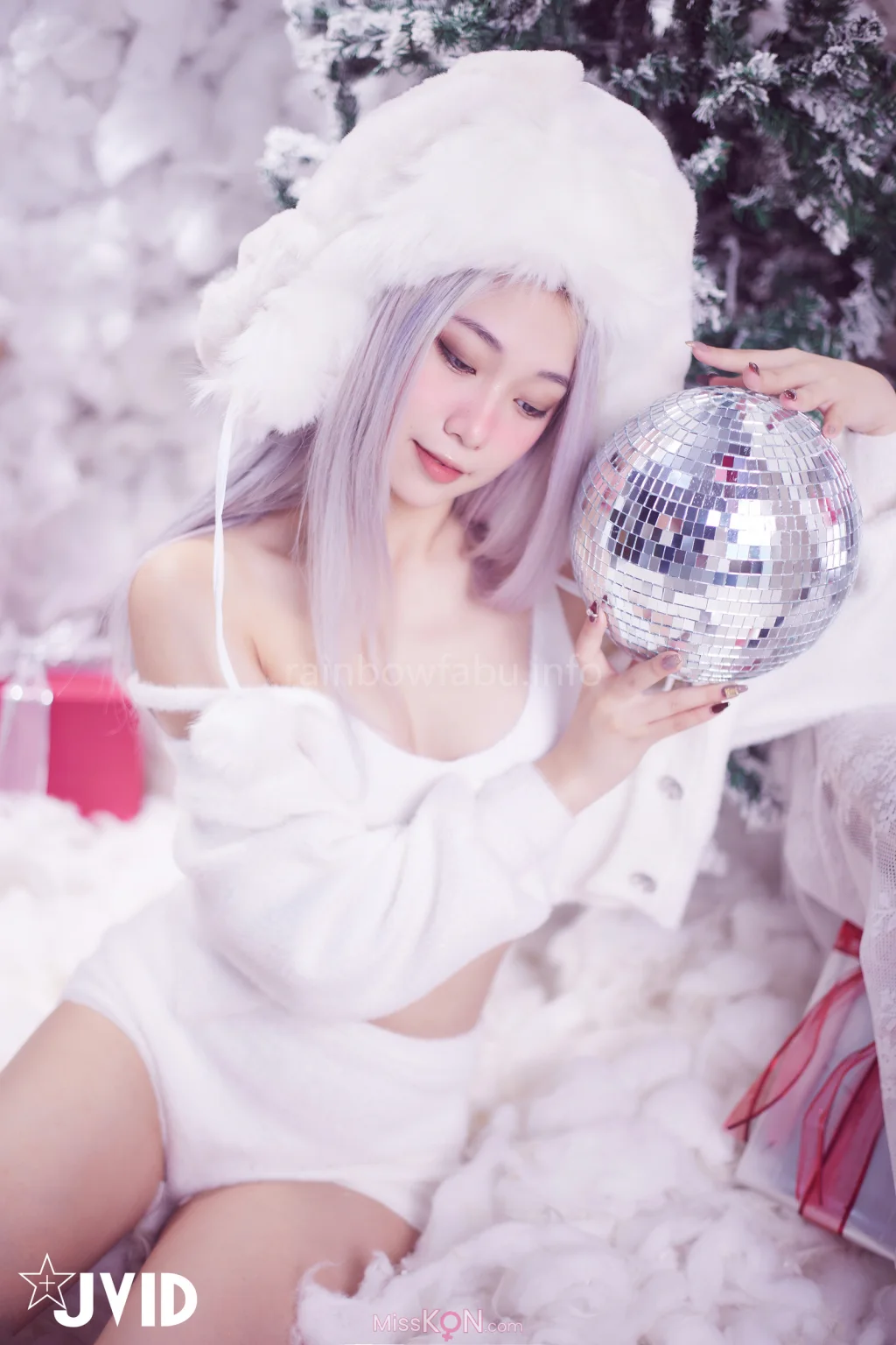 [JVID] Verna: 性感的愛死寂寞人雪女Verna陪你度過聖誕寒冬 (124 photos + 1 video) – Page 3