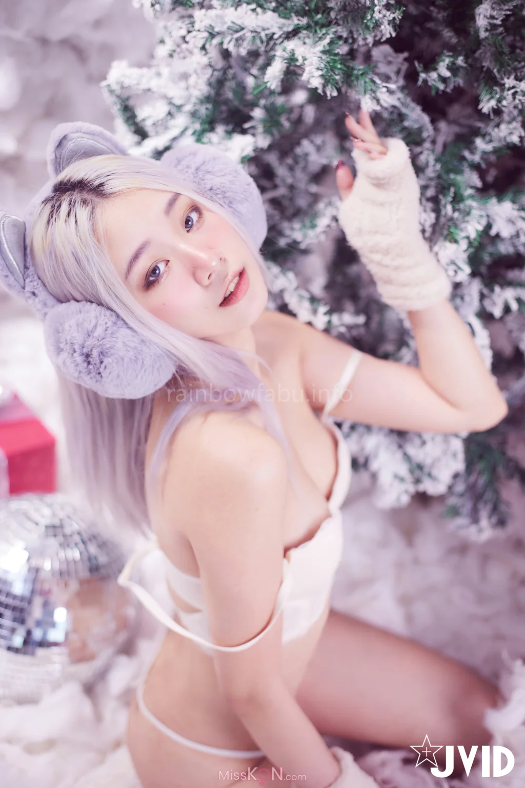 [JVID] Verna: 性感的愛死寂寞人雪女Verna陪你度過聖誕寒冬 (124 photos + 1 video) – Page 4
