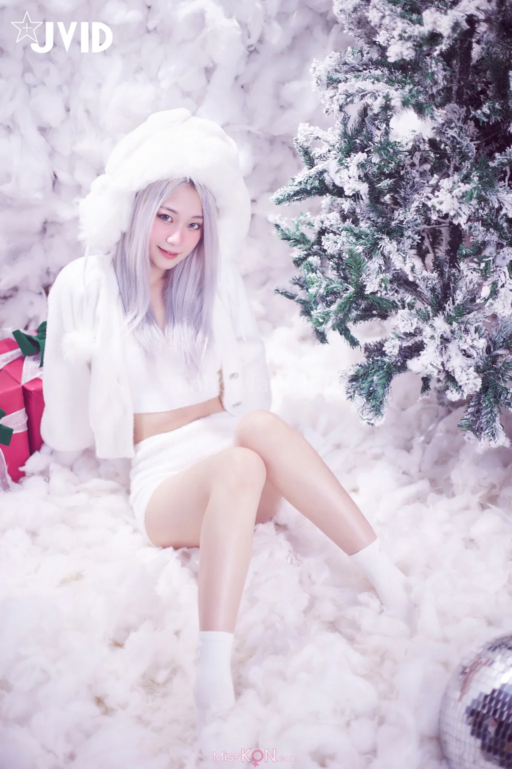 [JVID] Verna: 性感的愛死寂寞人雪女Verna陪你度過聖誕寒冬 (124 photos + 1 video) – Page 5