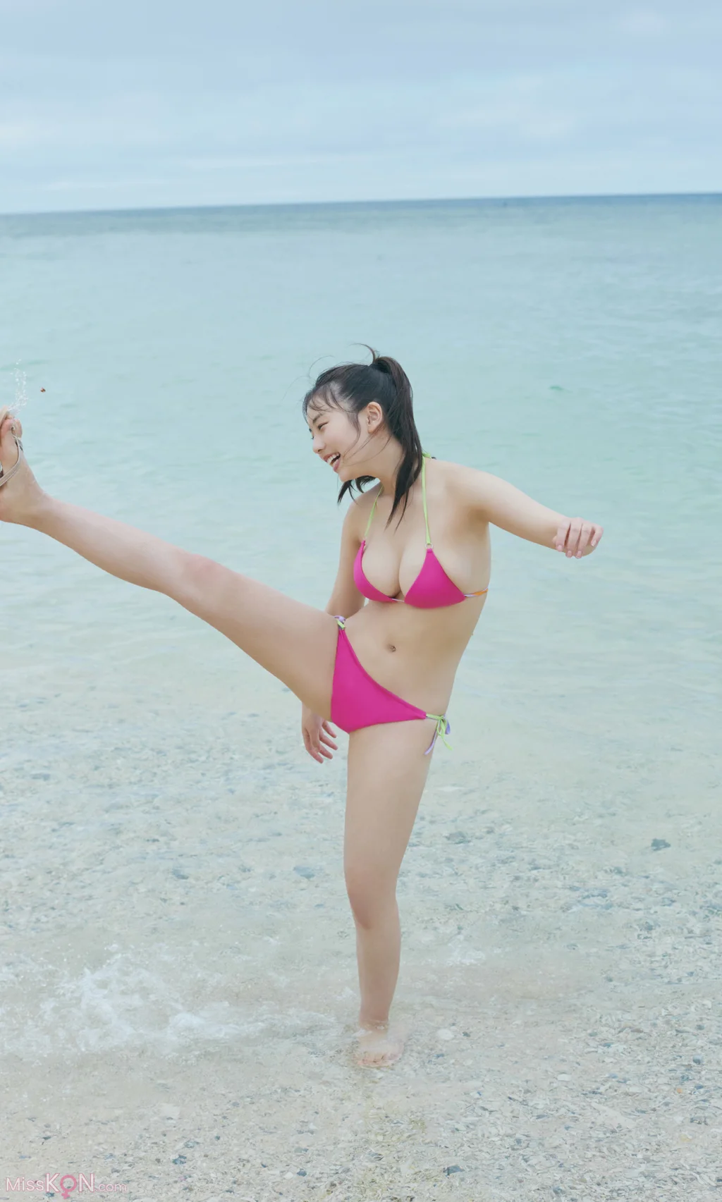 [JP] Kikuchi Hina (菊地姫奈): 【デジタル限定】「満喫するぜ、18歳の夏休み」 週プレ PHOTO BOOK (86 photos)