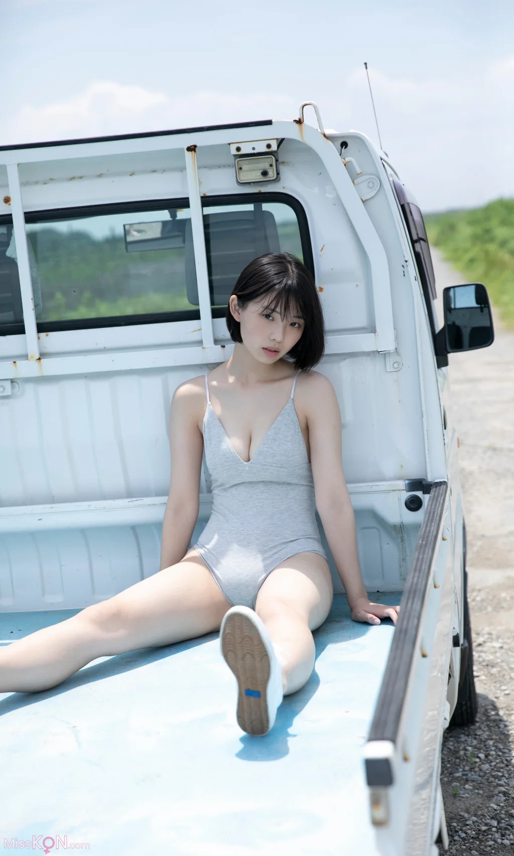 [JP] Kikuchi Hina (菊地姫奈): 週プレ Photo book 「20th Anniversary Vol.1」 (180 photos)