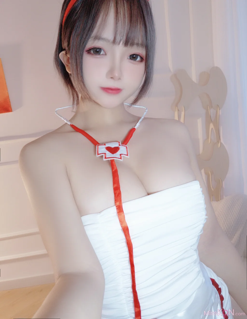 Coser@日奈娇: 护士姐姐 (51 photos)