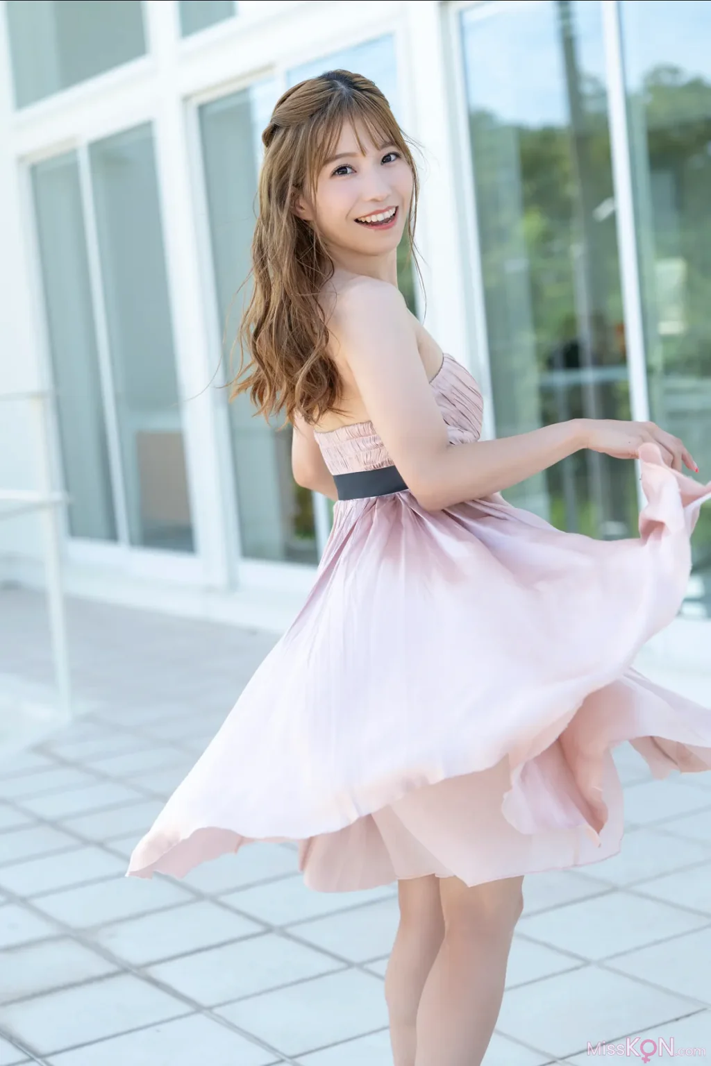 [JP] Asaka (亜咲花): FRIDAY Monthly Girl 043 完全未発表100カット (110 photos + 1 video)