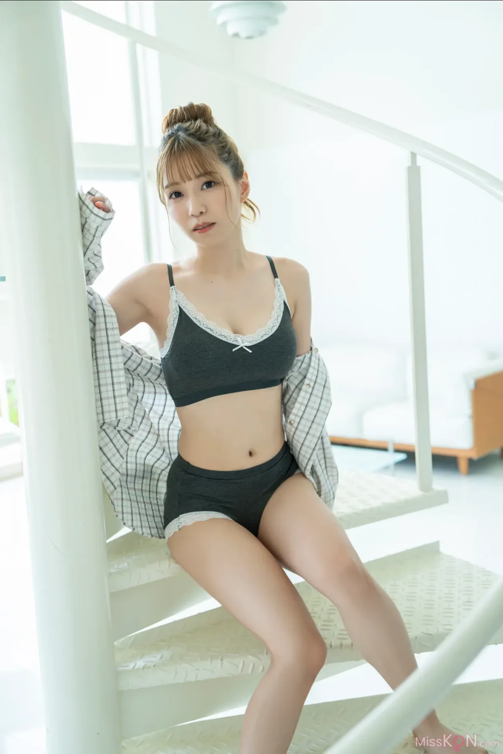 [JP] Asaka (亜咲花): FRIDAY Monthly Girl 043 完全未発表100カット (110 photos + 1 video) – Page 2