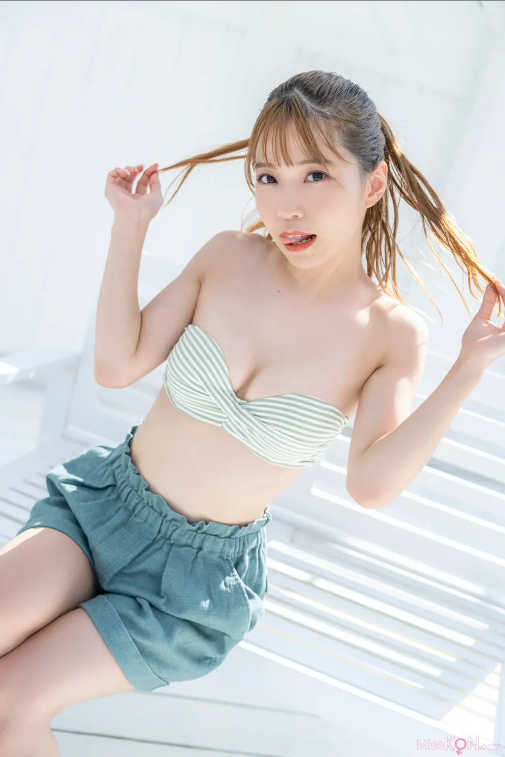 [JP] Asaka (亜咲花): FRIDAY Monthly Girl 043 完全未発表100カット (110 photos + 1 video) – Page 3