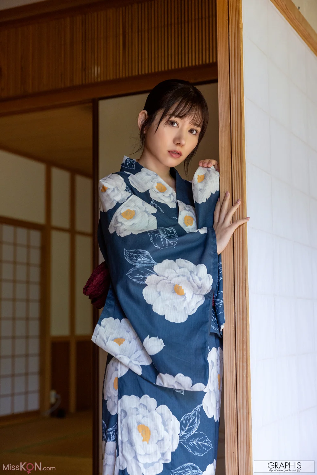 [JP] Mei Itsukaichi (五日市芽依): [Graphis] Special Gravure Vacation Vol.2 (20 photos) – Page 2