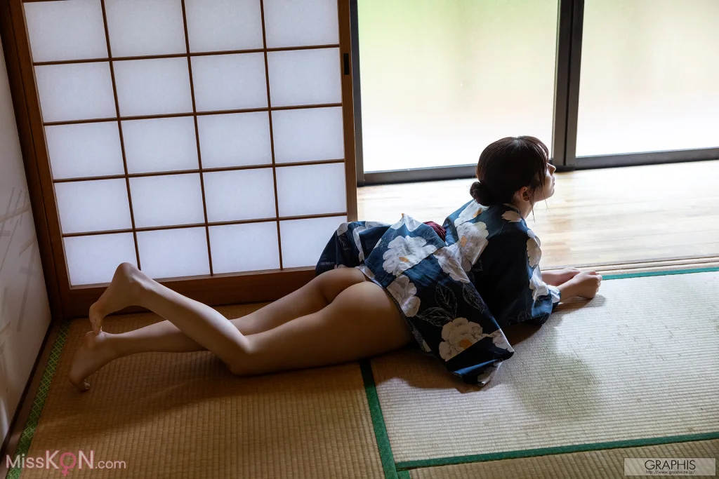 [JP] Mei Itsukaichi (五日市芽依): [Graphis] Special Gravure Vacation Vol.2 (20 photos) – Page 2