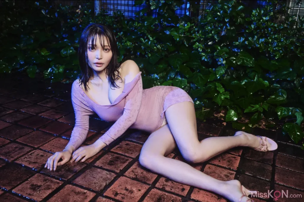 [JP] Nitori Sayaka (似鳥沙也加): FRIDAY GOLD A to Z Vol.16+18+19+20 (64 photos) – Page 2