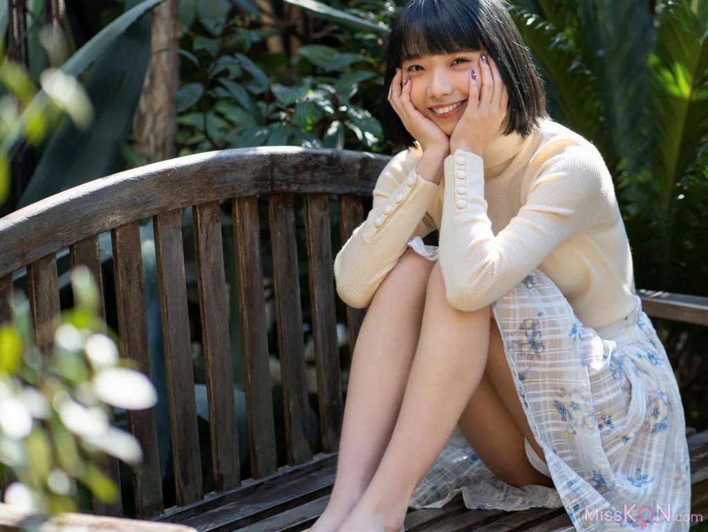 [JP] 遠月とうか: FLASHデジタル写真集 アイドル人生、満喫中！ (37 photos)
