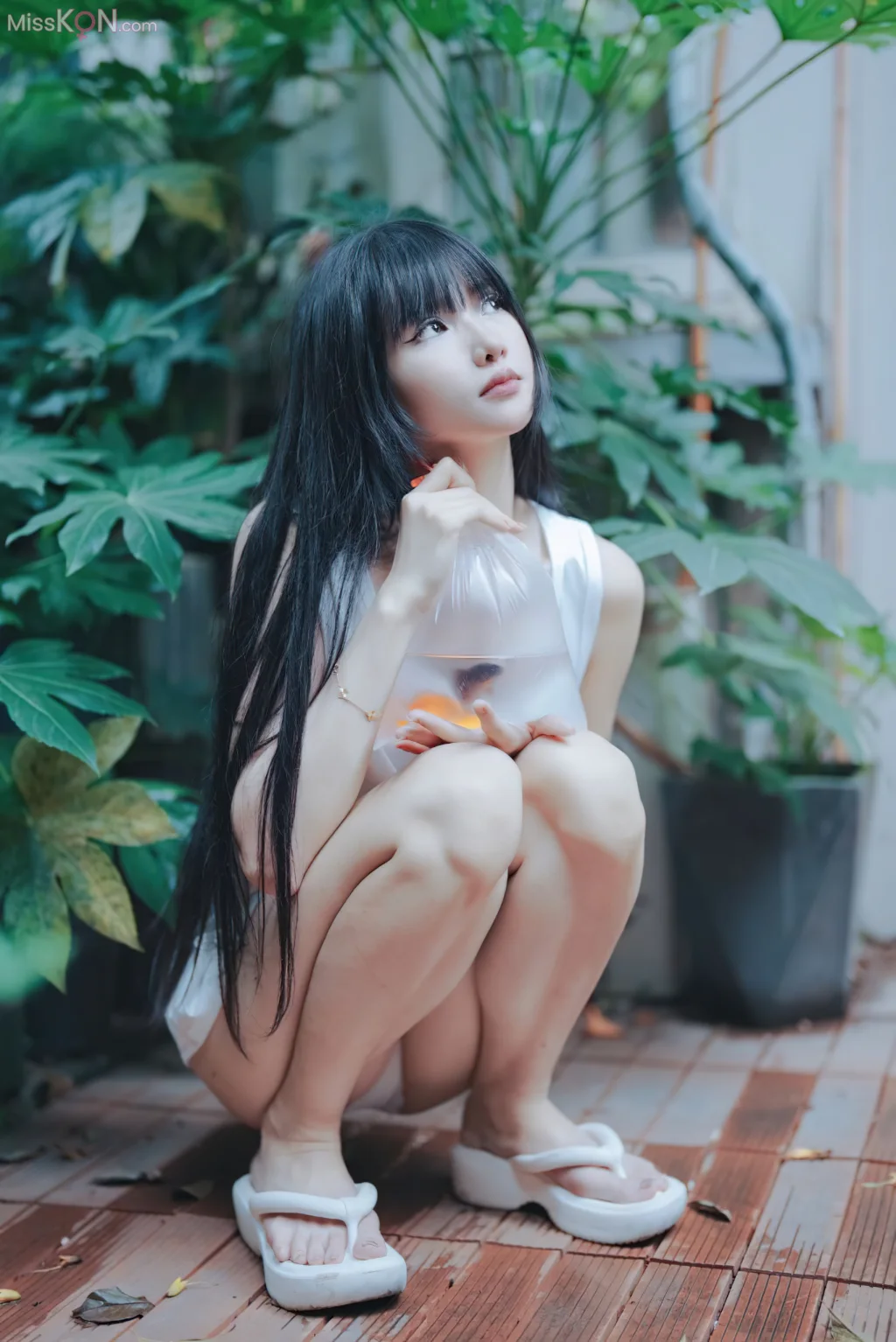 木贞: 极品女神户外私拍合集 (149 photos + 19 videos)