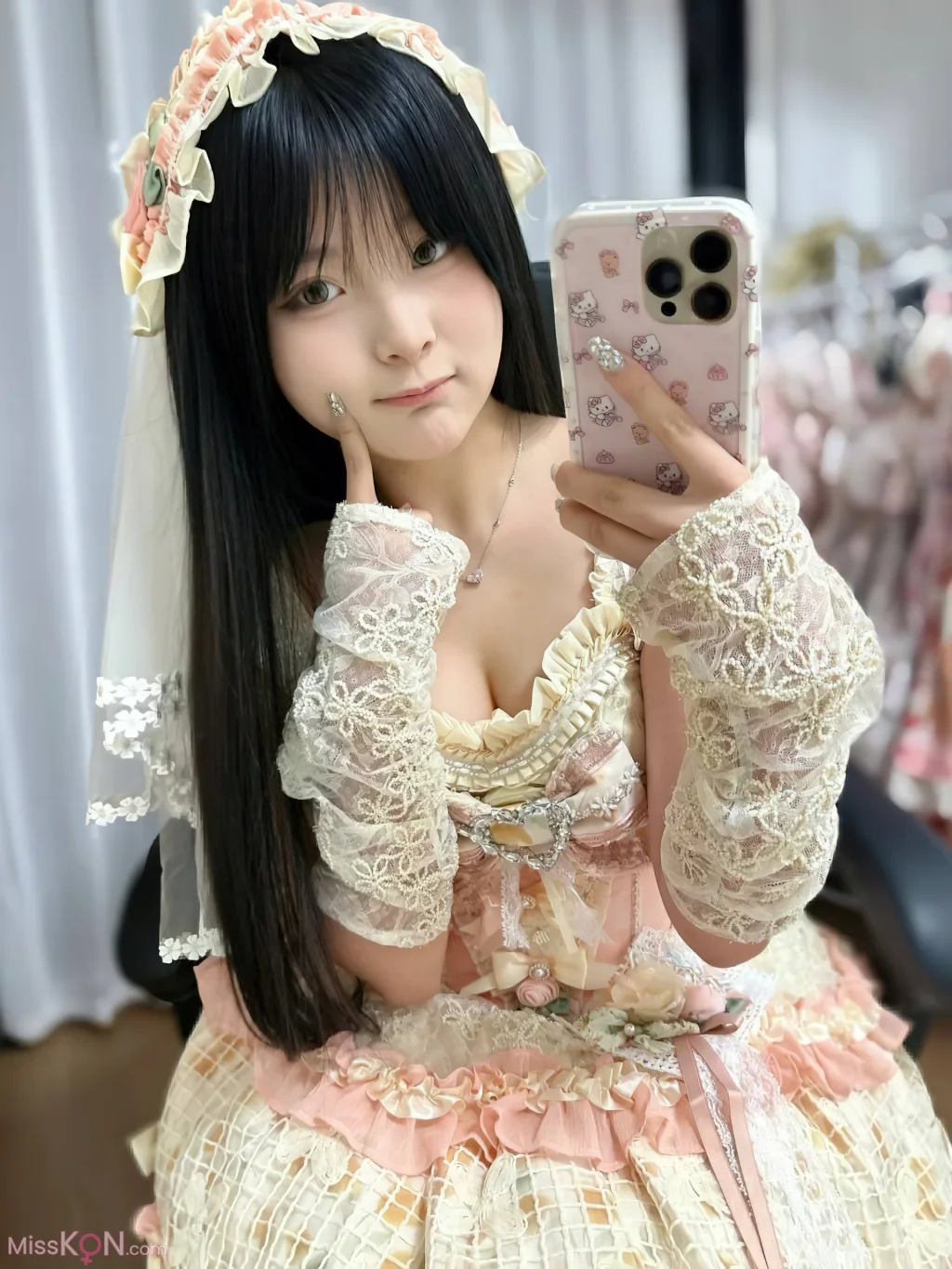 Coser@luobao1221(洛宝): X福利姬合集 (79 photos + 110 videos)