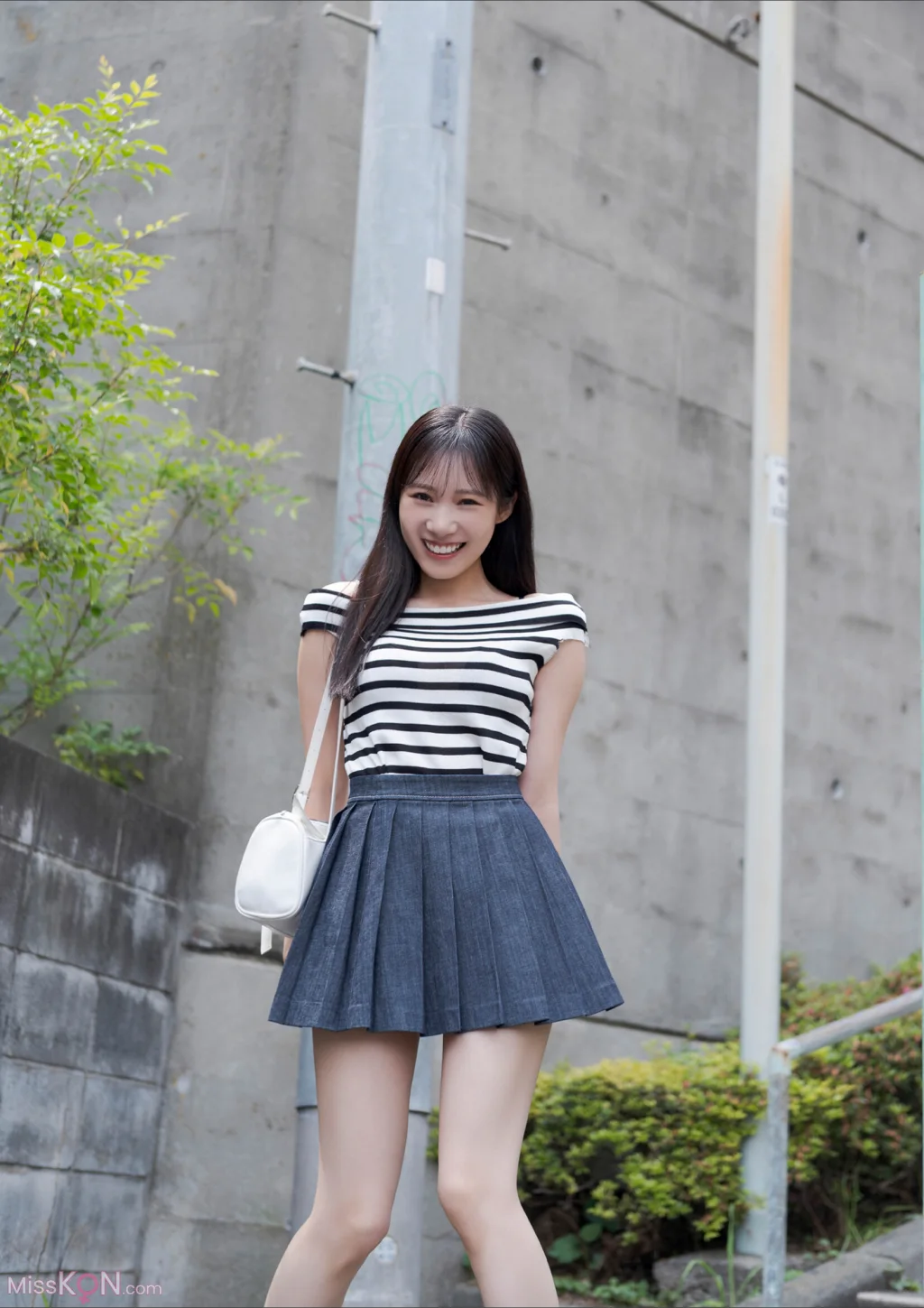 [JP] Yokono Sumire (横野すみれ): BUBKAデジタル写真集 「そのカーブ、反則級！」 (70 photos)