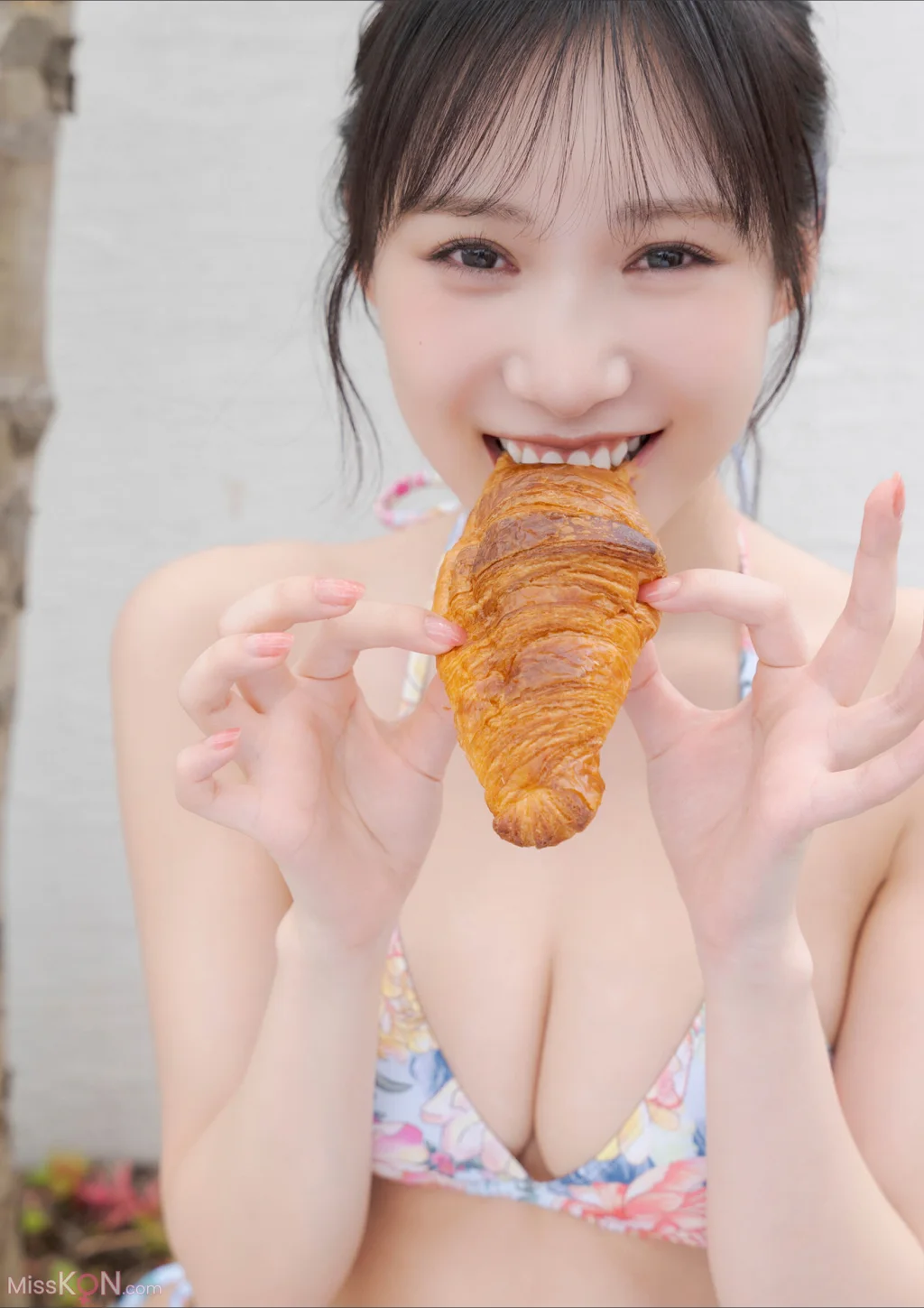 [JP] Yokono Sumire (横野すみれ): BUBKAデジタル写真集 「そのカーブ、反則級！」 (70 photos) – Page 3