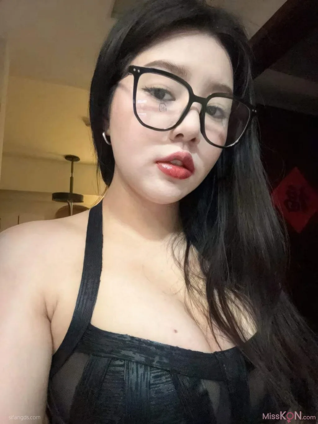 莎乐美(小苍老师): 网红外围 最新私密群门槛福利 (478 photos + 28 videos)
