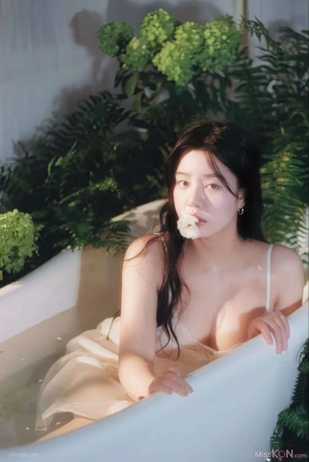 莎乐美(小苍老师): 网红外围 最新私密群门槛福利 (478 photos + 28 videos) – Page 2