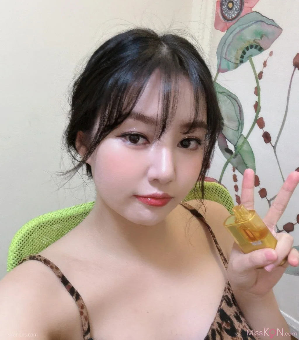 莎乐美(小苍老师): 网红外围 最新私密群门槛福利 (478 photos + 28 videos) – Page 4