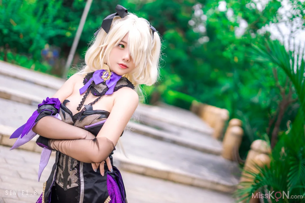 Coser@Messie Huang: Fischl Genshin Impact (15 photos)