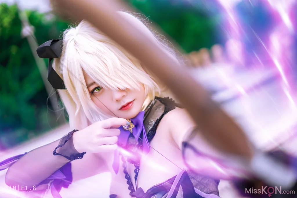 Coser@Messie Huang: Fischl Genshin Impact (15 photos)