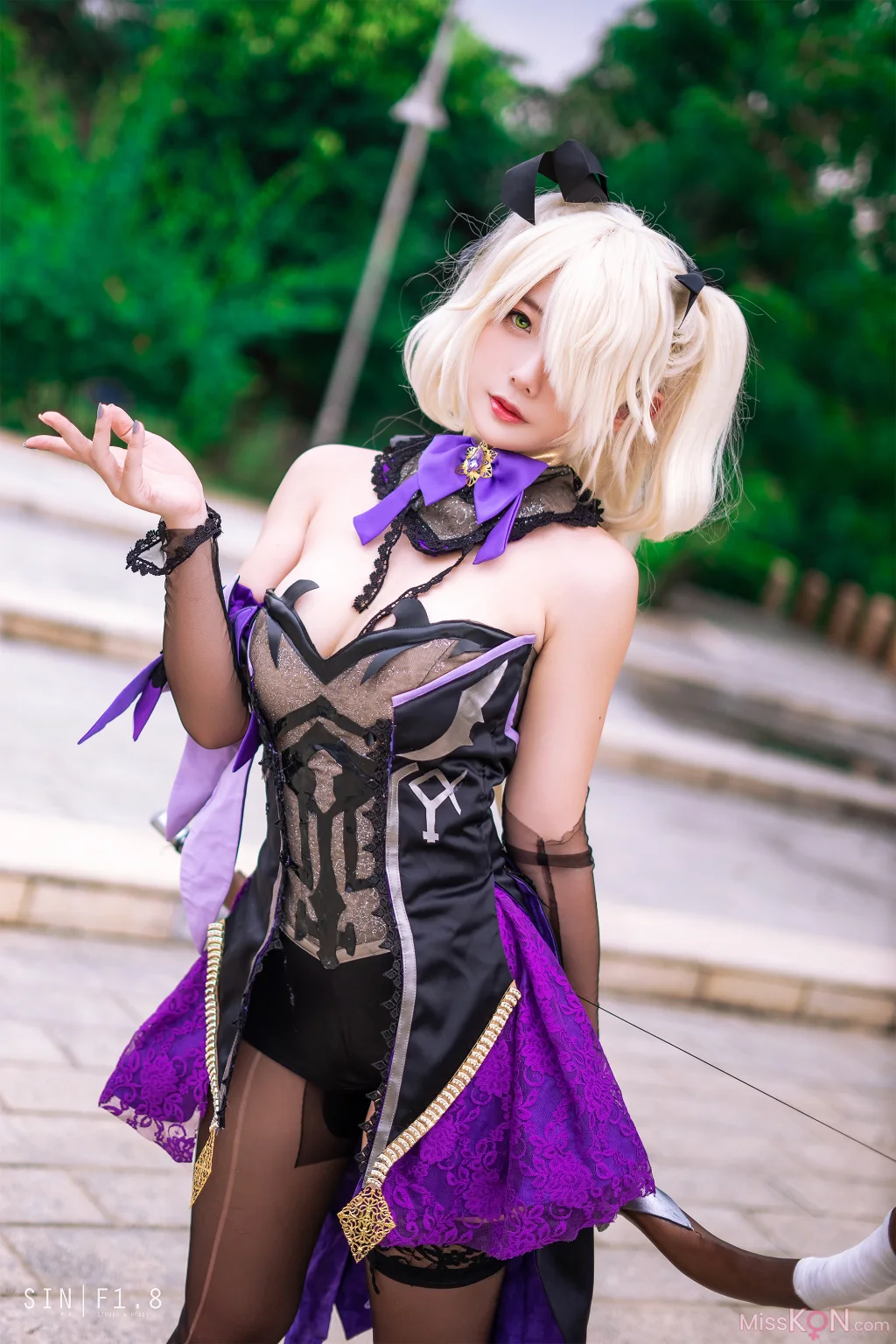 Coser@Messie Huang: Fischl Genshin Impact (15 photos)