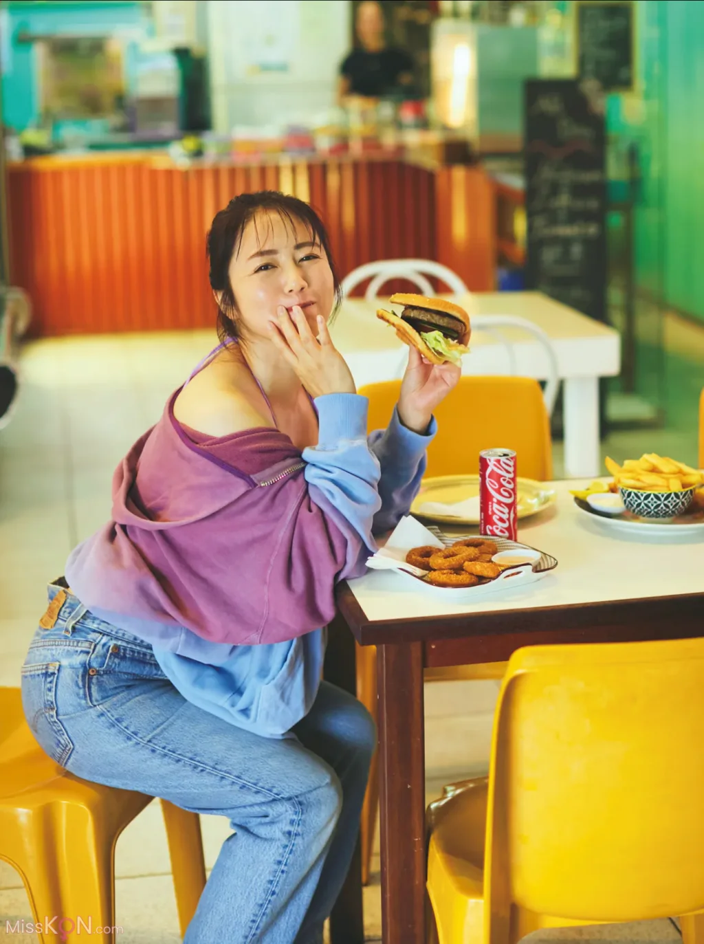 [JP] Sayaka Isoyama (磯山さやか): FRIDAY GOLD 永遠のビーナス (20 photos)