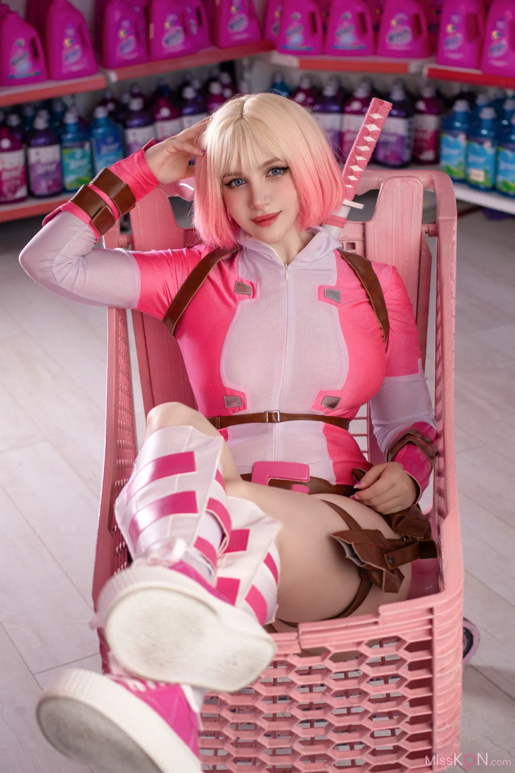 Coser@Ulichan: Gwenpool (62 photos)