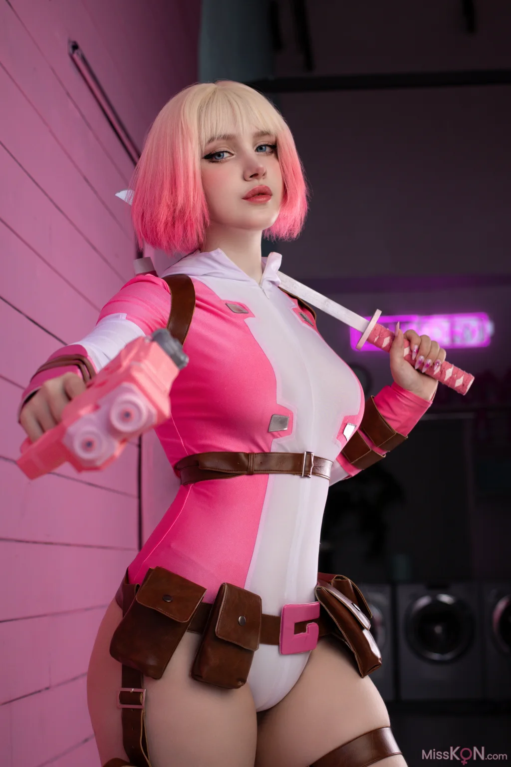 Coser@Ulichan: Gwenpool (62 photos)