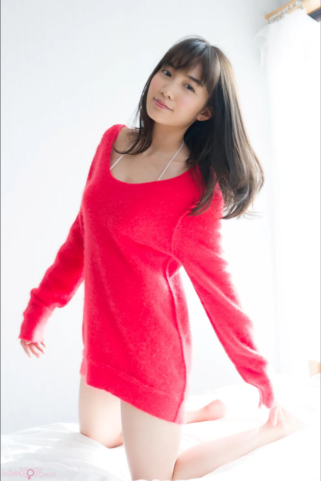 [JP] Hikari Kuroki (黒木ひかり): 神的美少女 スピサン グラビアフォトブック (42 photos)