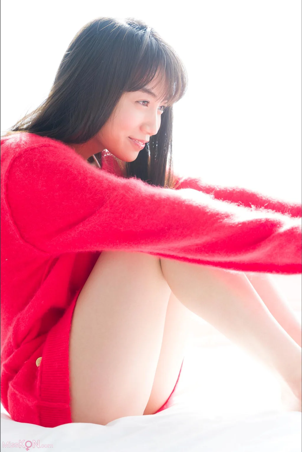 [JP] Hikari Kuroki (黒木ひかり): 神的美少女 スピサン グラビアフォトブック (42 photos)