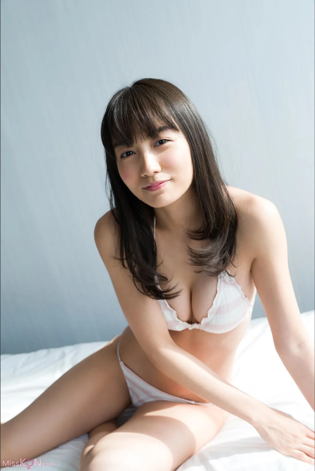 [JP] Hikari Kuroki (黒木ひかり): 神的美少女 スピサン グラビアフォトブック (42 photos) – Page 2