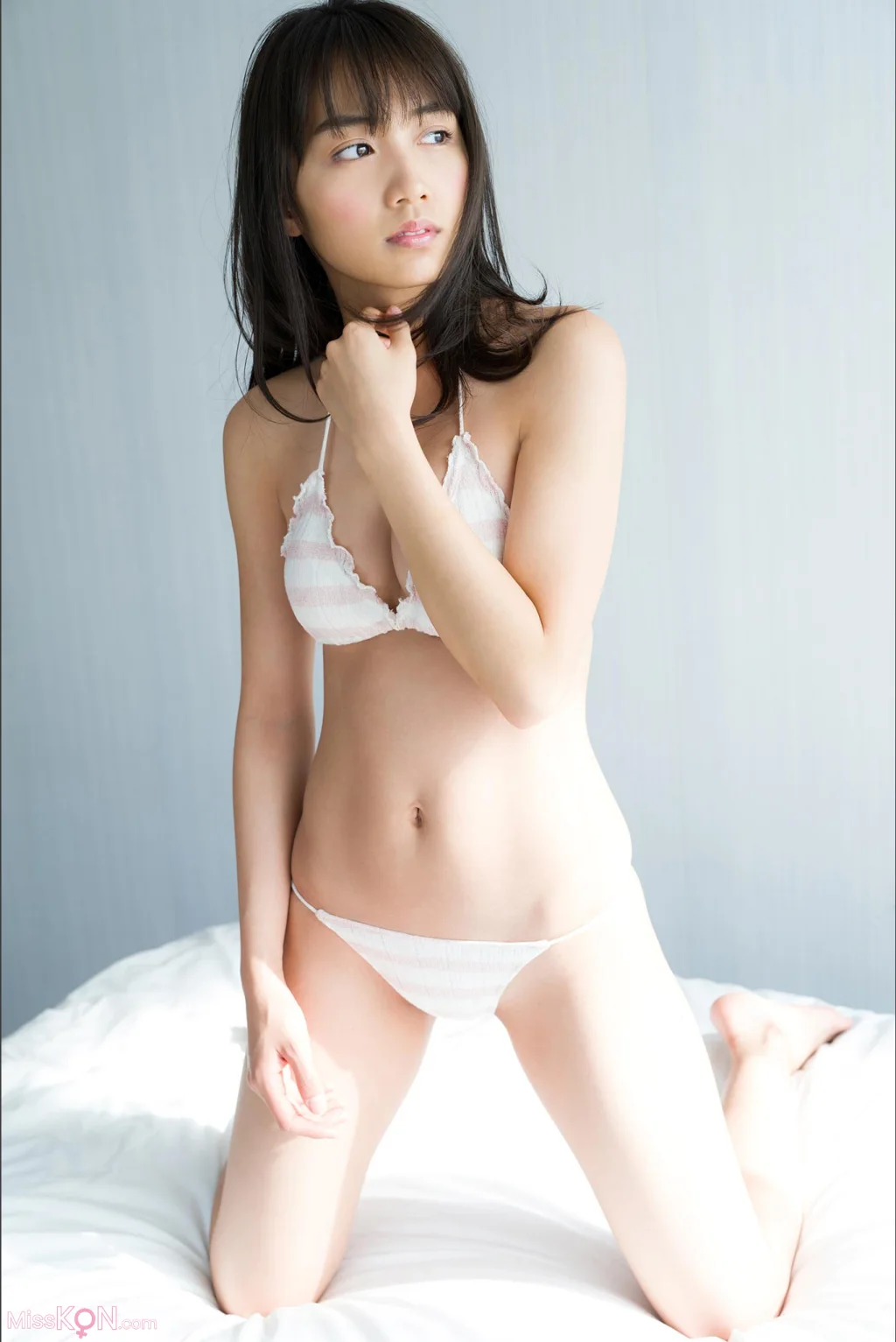 [JP] Hikari Kuroki (黒木ひかり): 神的美少女 スピサン グラビアフォトブック (42 photos) – Page 2