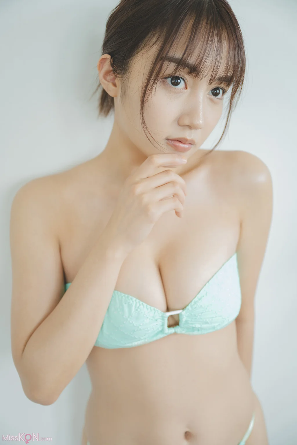 [JP] Hikari Kuroki (黒木ひかり): 漫画アクションデジタル写真集 「たまには海辺で」 (45 photos) – Page 3