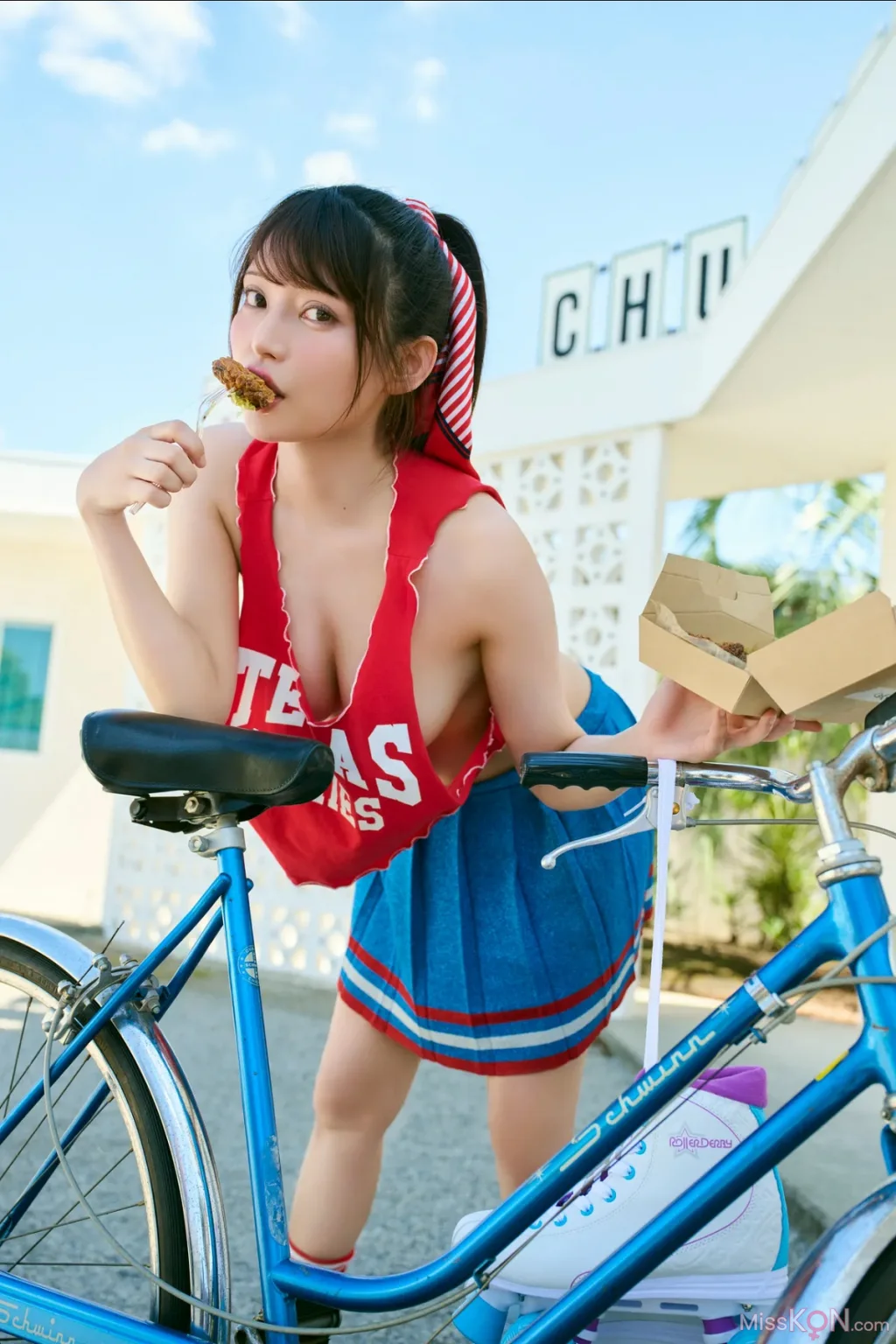 [JP] Nitori Sayaka (似鳥沙也加): FRIDAY GOLD A to Z Vol.21+22 (32 photos) – Page 2