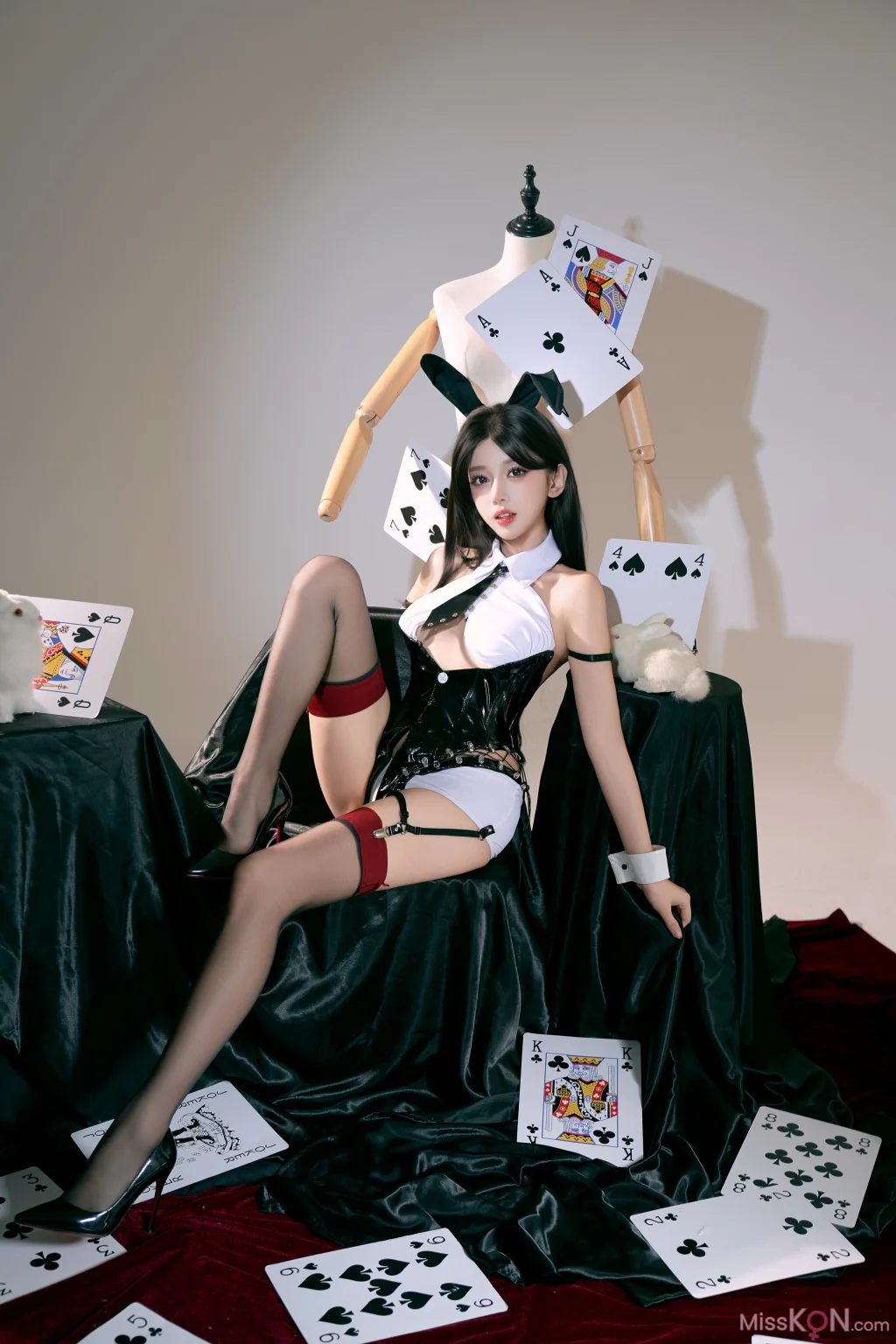 Coser@雪琪SAMA: 卡牌兔女郎 (49 photos)