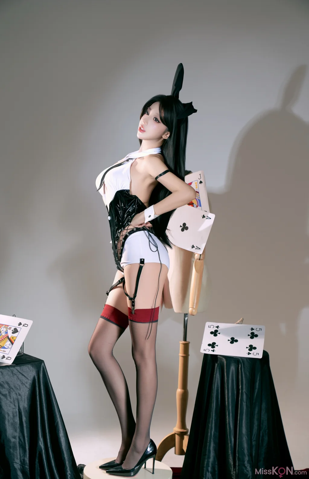Coser@雪琪SAMA: 卡牌兔女郎 (49 photos)