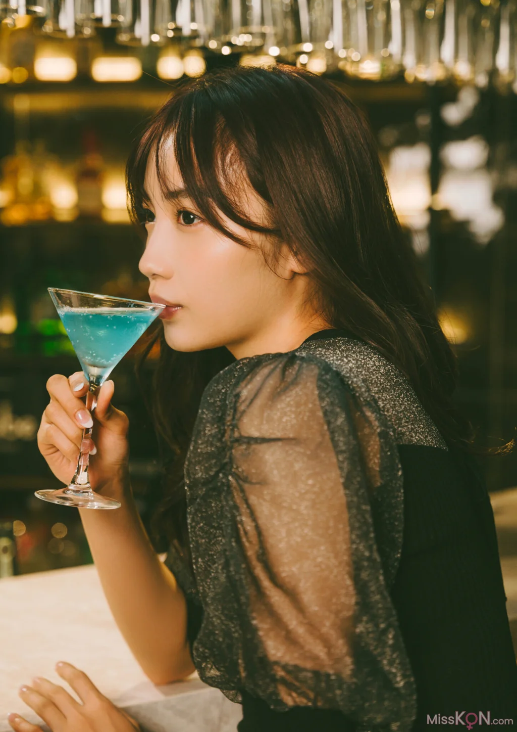 [JP] Hikari Kuroki (黒木ひかり): BRODYデジタル写真集 「Midnight romance」 (71 photos)