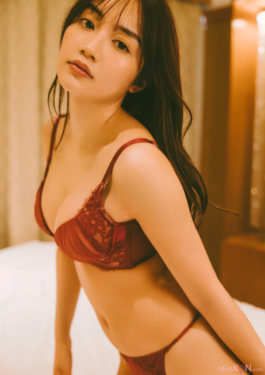 [JP] Hikari Kuroki (黒木ひかり): BRODYデジタル写真集 「Midnight romance」 (71 photos)