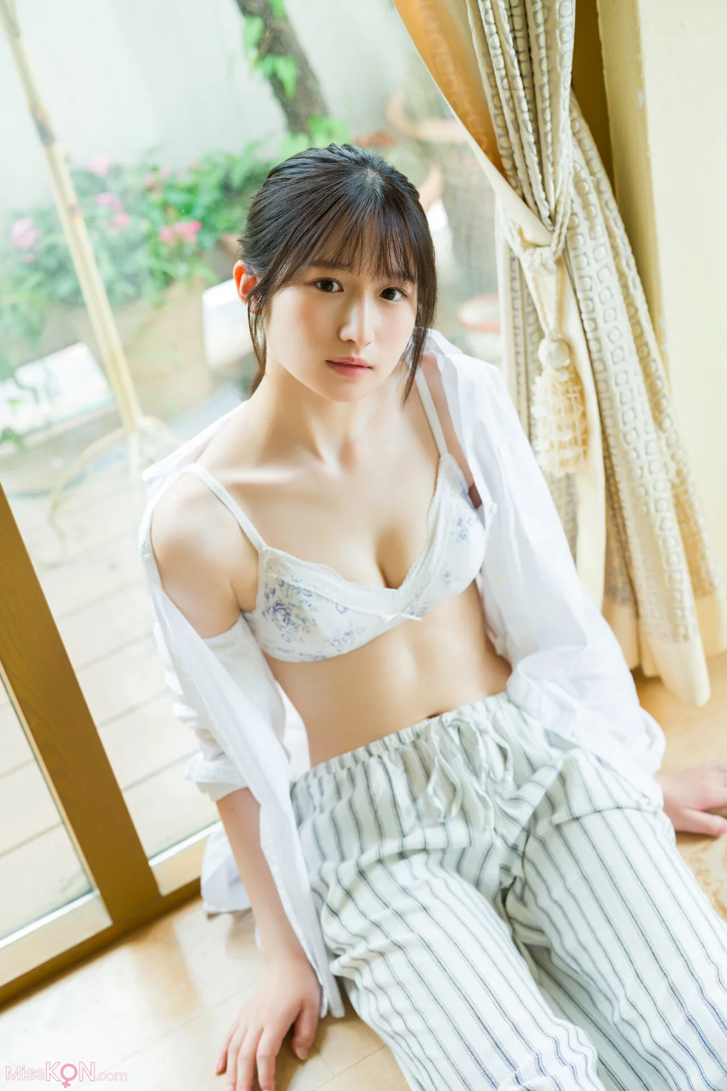 [JP] Kaiga Kotori (貝賀琴莉): FLASHデジタル写真集 君の知らないワタシ (79 photos)