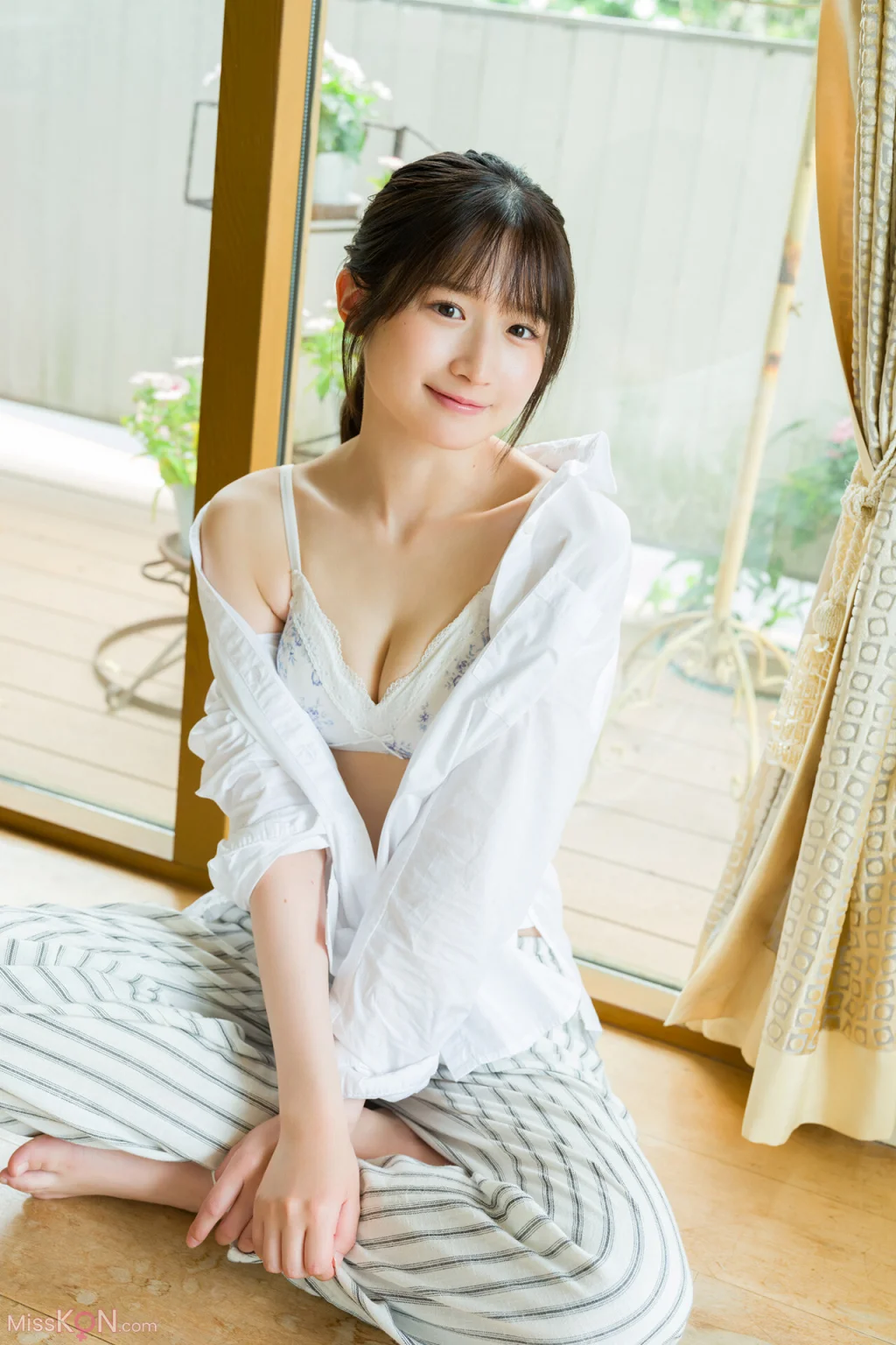 [JP] Kaiga Kotori (貝賀琴莉): FLASHデジタル写真集 君の知らないワタシ (79 photos)