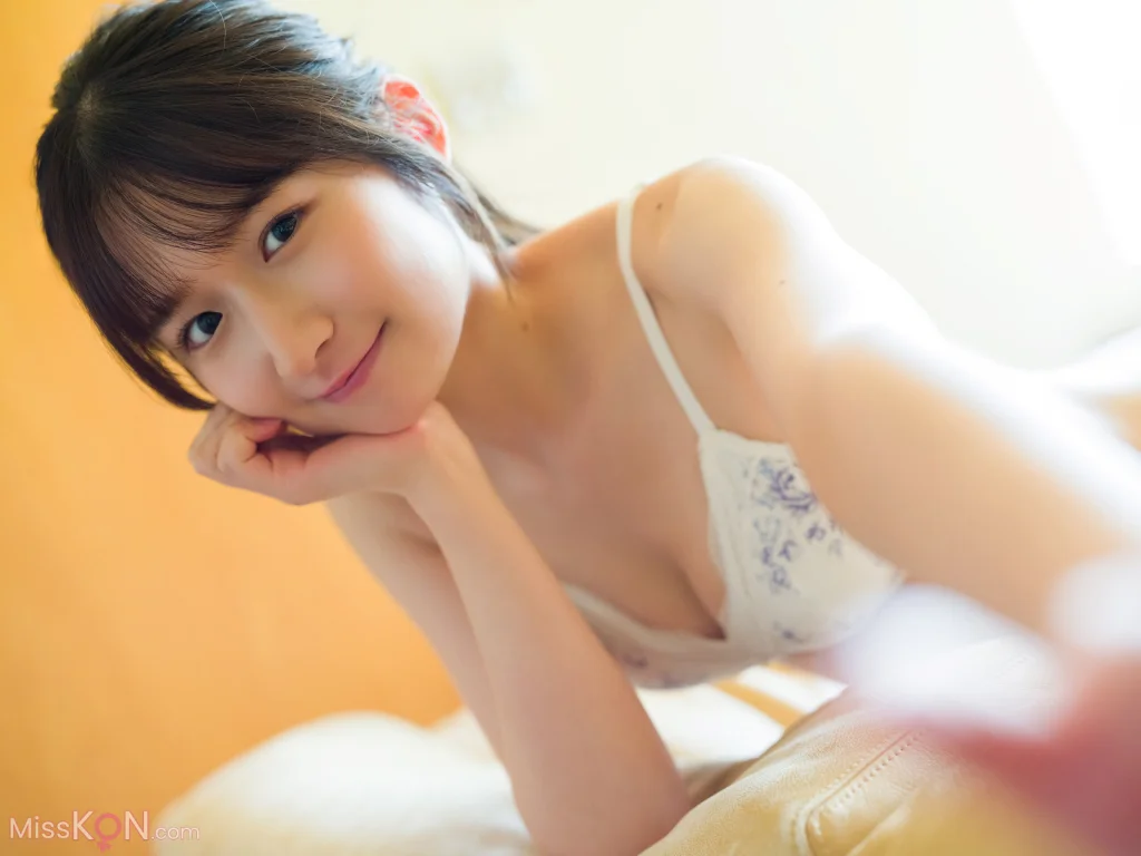 [JP] Kaiga Kotori (貝賀琴莉): FLASHデジタル写真集 君の知らないワタシ (79 photos)