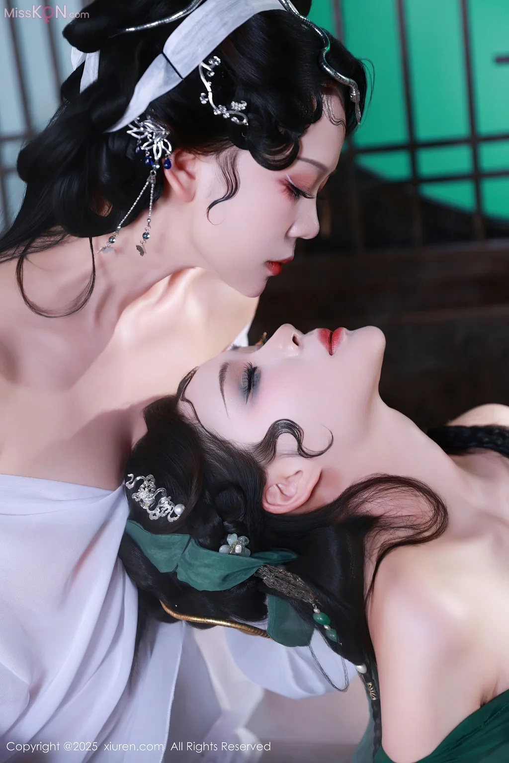 XIUREN No.10561 – 10575 (1161 photos)