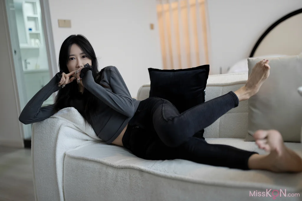 [Private Photoshoot] 冬兒: 東航空姐 大尺度 私拍 視圖 (284 photos + 2 videos) – Page 2