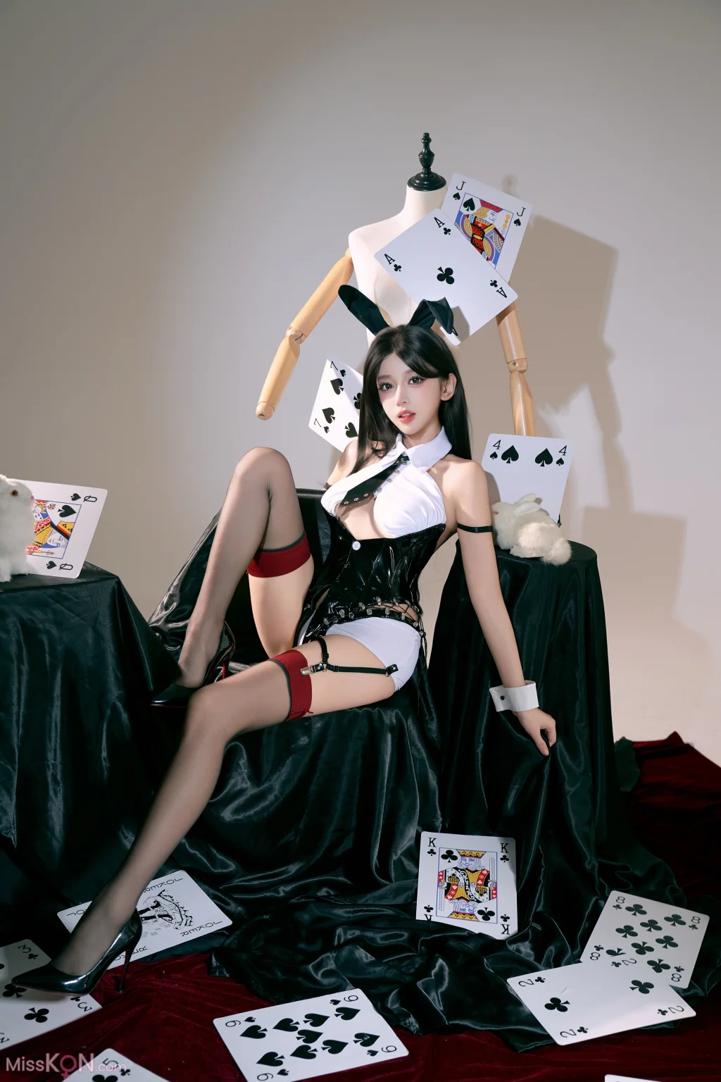Coser@过期米线线喵: 25年七夕限定舰长图-卡牌兔女郎 (49 photos)