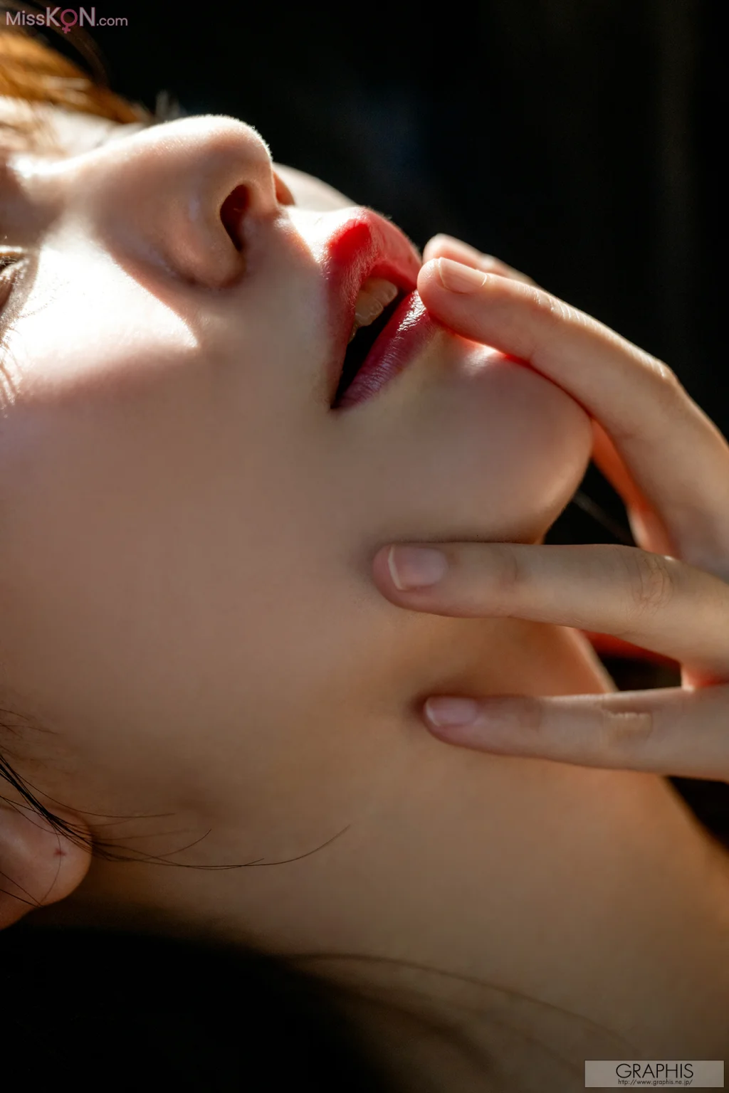 [JP] Yuuka Niizuma (新妻ゆうか): [Graphis] First Gravure Vol.3+4+5 (60 photos)