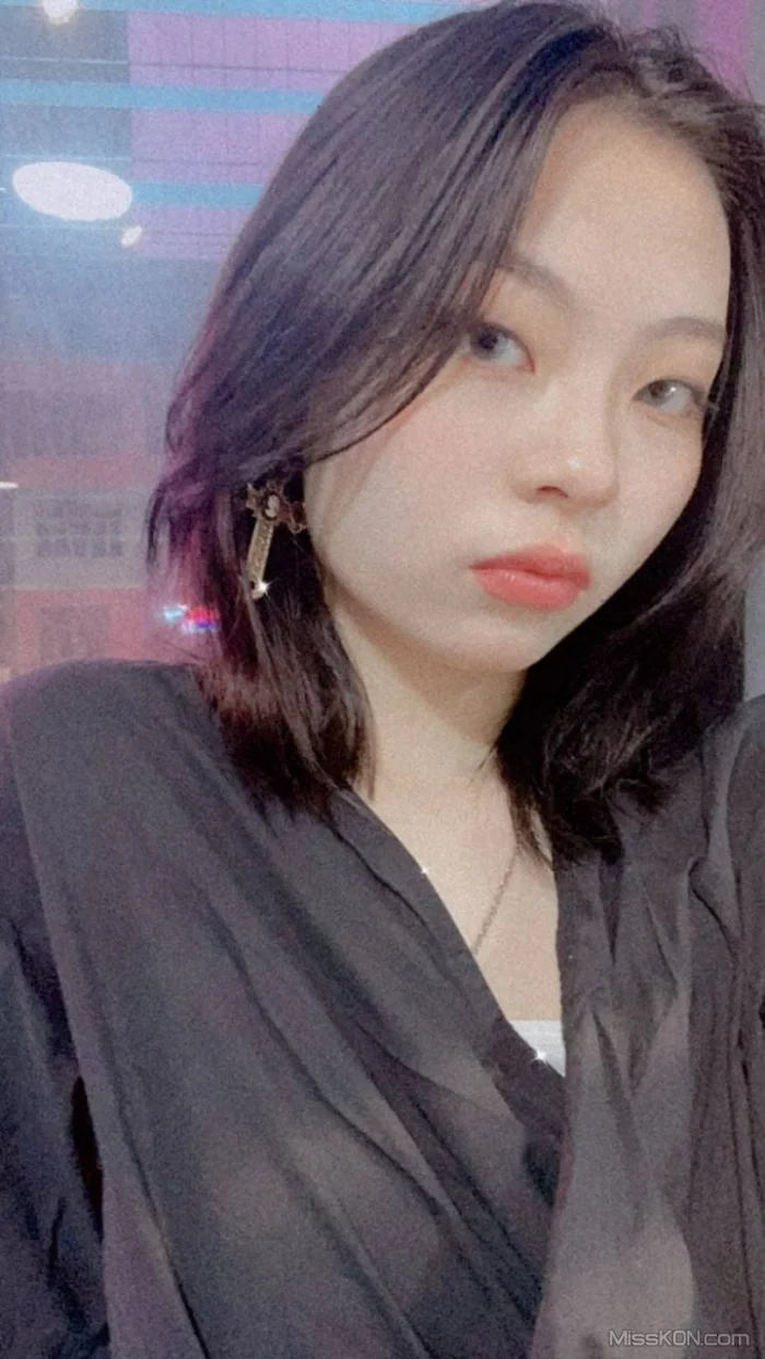 陈意涵: 分手后曝光 (43 photos + 20 videos)