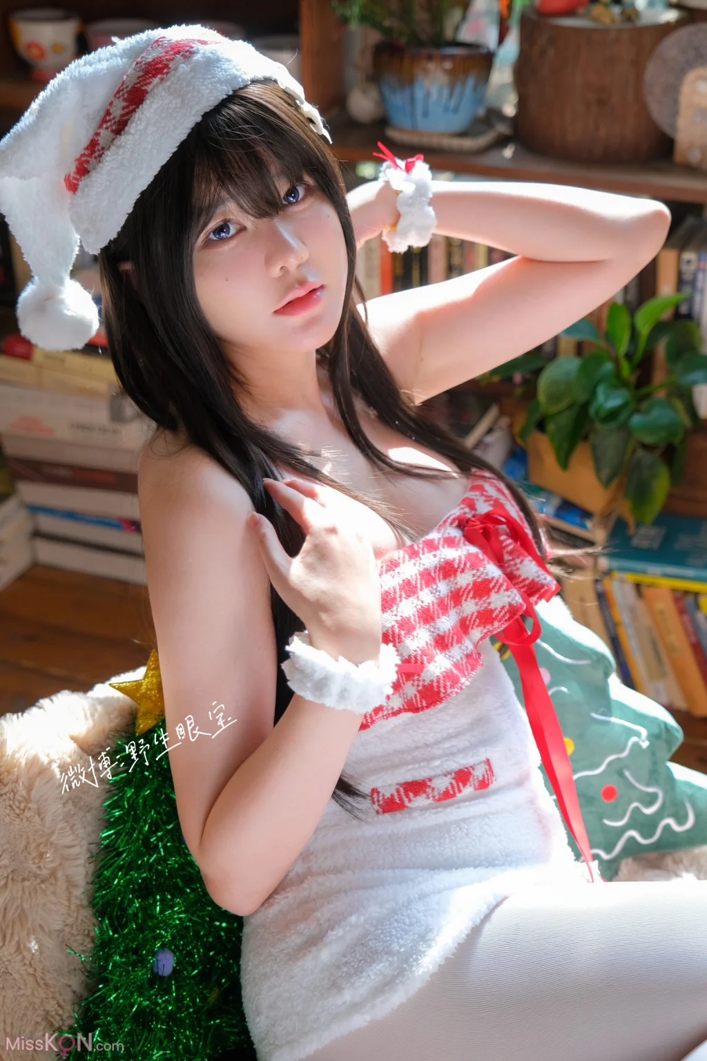 Coser@眼酱大魔王w: Fantia 2024年12月订阅 (39 photos + 1 video)