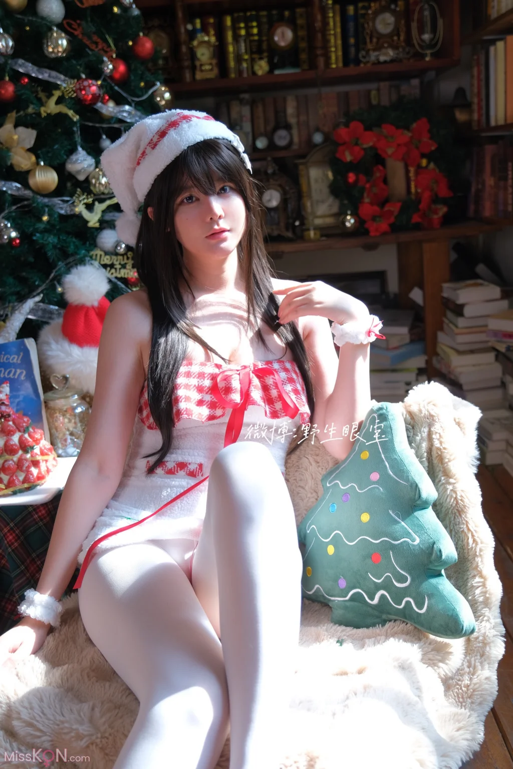 Coser@眼酱大魔王w: Fantia 2024年12月订阅 (39 photos + 1 video) – Page 2